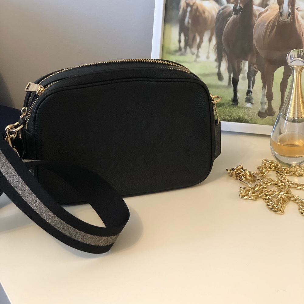 ♦️Sold♦️don’t buy Coach black bag